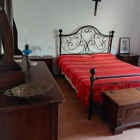 La Casa Dei Sogni!! Con Ampio Giardino E Bosco Integrato, Il Posto Ideale Per Una Vacanza All'aria Aperta. * Colfiorito