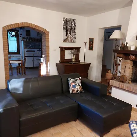 Holiday home La Casa Dei Sogni!! Con Ampio Giardino E Bosco Integrato, Il Posto Ideale Per Una Vacanza All'aria Aperta. Colfiorito