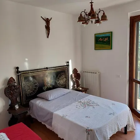 La Casa Dei Sogni!! Con Ampio Giardino E Bosco Integrato, Il Posto Ideale Per Una Vacanza All'aria Aperta.