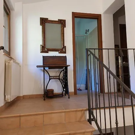 La Casa Dei Sogni!! Con Ampio Giardino E Bosco Integrato, Il Posto Ideale Per Una Vacanza All'aria Aperta. Colfiorito