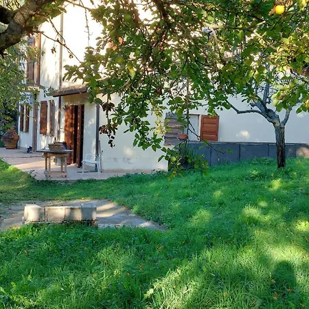 Casa vacanze La Casa Dei Sogni!! Con Ampio Giardino E Bosco Integrato, Il Posto Ideale Per Una Vacanza All'aria Aperta. Colfiorito