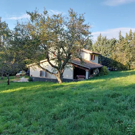 La Casa Dei Sogni!! Con Ampio Giardino E Bosco Integrato, Il Posto Ideale Per Una Vacanza All'aria Aperta. * Colfiorito
