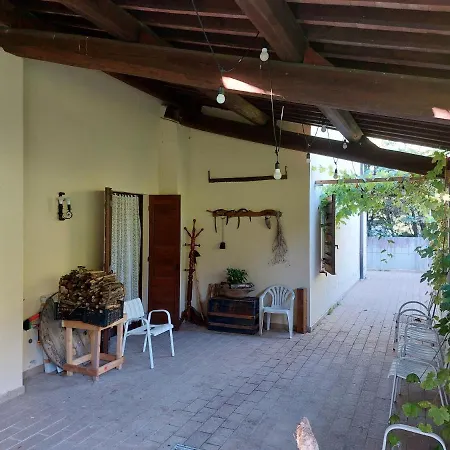 La Casa Dei Sogni!! Con Ampio Giardino E Bosco Integrato, Il Posto Ideale Per Una Vacanza All'aria Aperta.